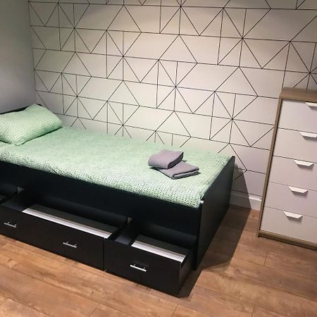 ורשה Crystal Guesthouse מראה חיצוני תמונה