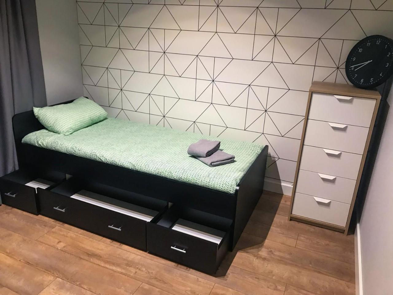 ורשה Crystal Guesthouse מראה חיצוני תמונה