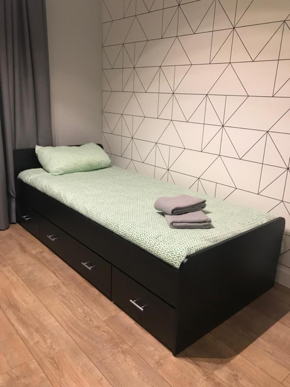 ורשה Crystal Guesthouse מראה חיצוני תמונה