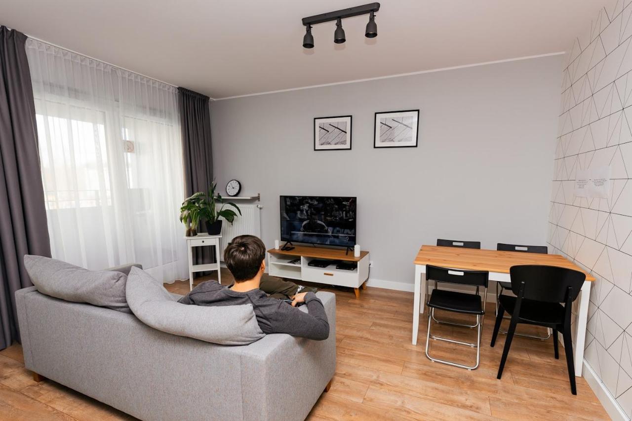 ורשה Crystal Guesthouse מראה חיצוני תמונה